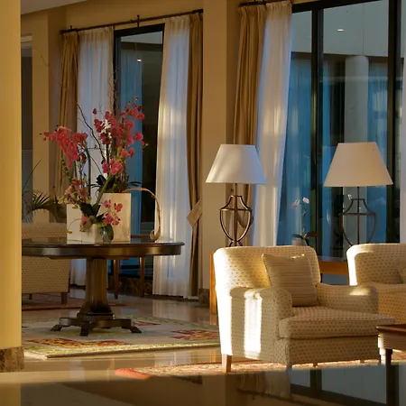 ホテル フォンテクルス アビラ 4* Ávila