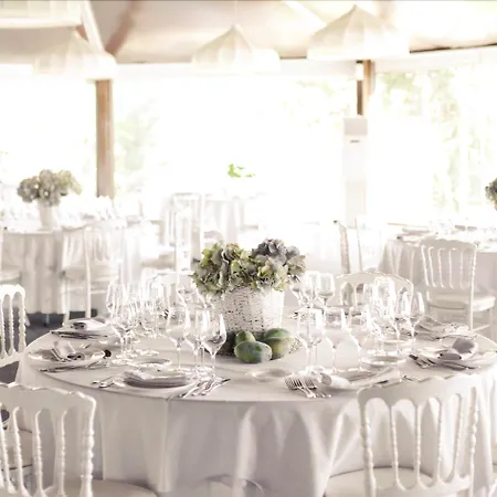 ホテル フォンテクルス アビラ