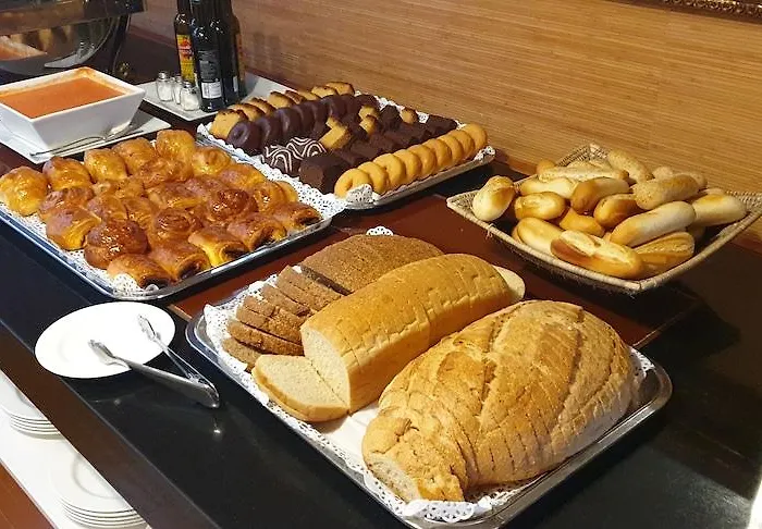 方特克鲁兹阿维拉酒店 酒店