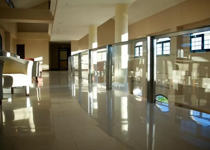 方特克鲁兹阿维拉酒店