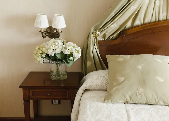 方特克鲁兹阿维拉酒店 4* Ávila