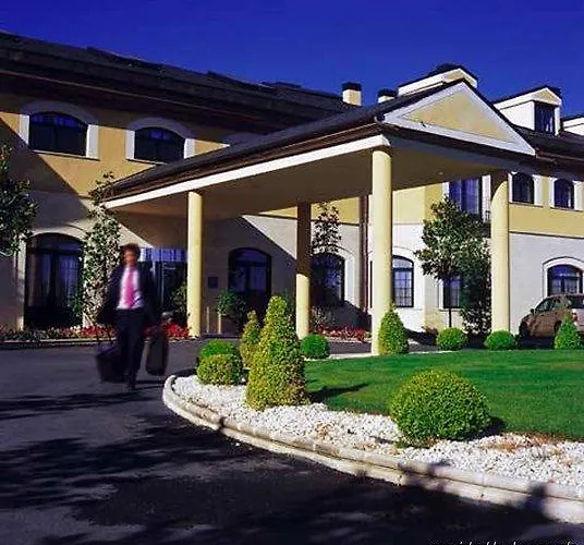 方特克鲁兹阿维拉酒店 Ávila